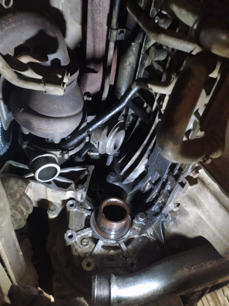 Восстановление шлицов и замена втулки угловой передачи на Volvo XC70 2006г. D5244T 