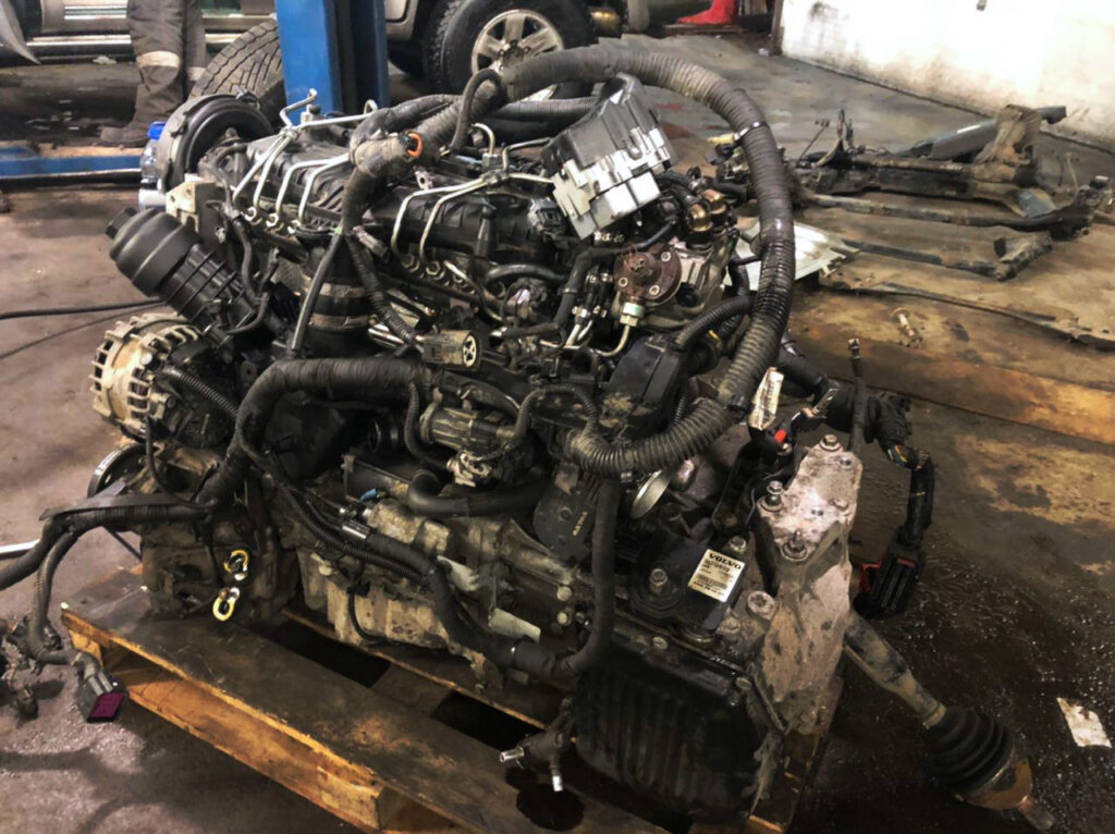 Ремонт двигателя с полным разбором на Volvo XC70 2014г. D5244T12